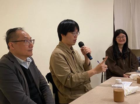 國立政治大學圖書館特藏組王立勛編審回答香港行動文獻庫成員的提問
